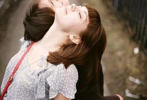 女孩的个性签名很矮气质