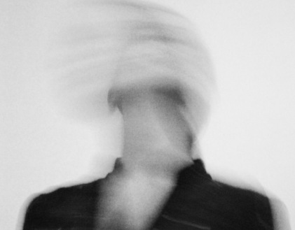 一个人在晚上的情绪短语