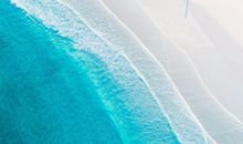 在大海边开心的句子