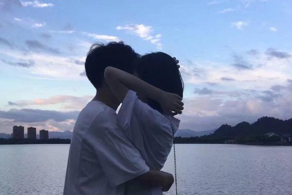 温柔地挽救爱情的句子1