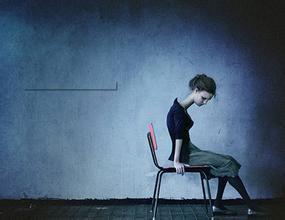 谈论想抗拒的人