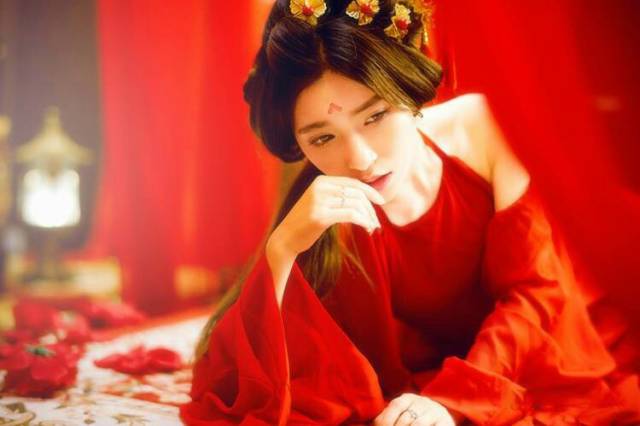 赞美女神的美丽经文2