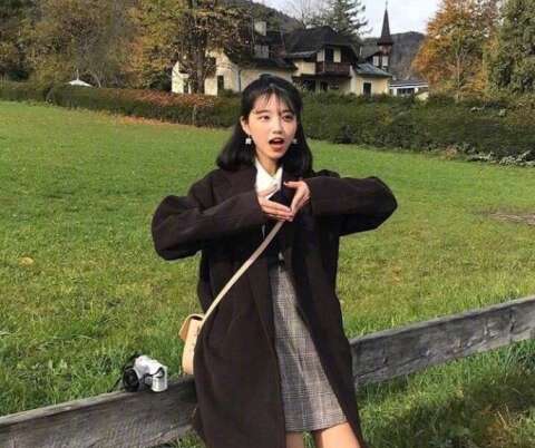 使女孩在晚上开心1的句子