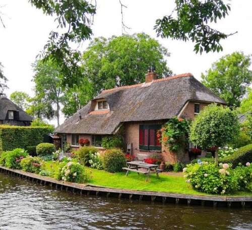 人物快乐动作句子2