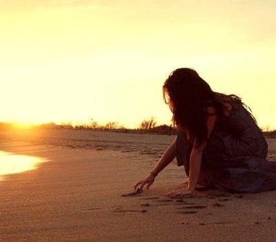 悲伤和无助的心情