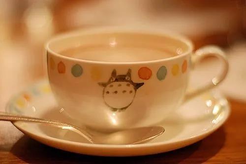 感到沮丧和无助