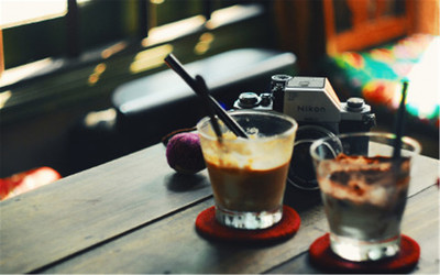 与朋友一起玩乐的句子1