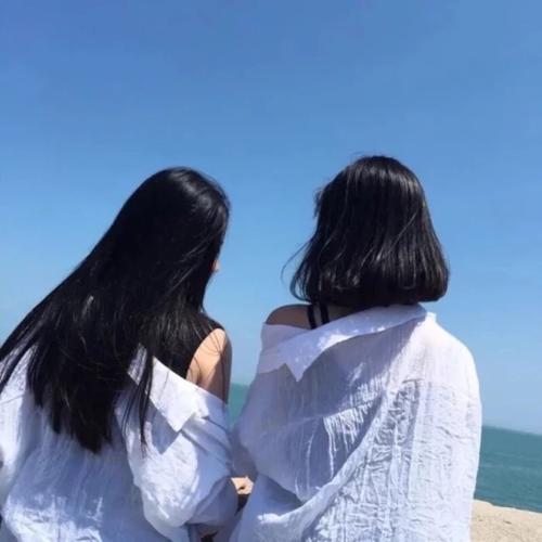 描述快乐动作的句子2