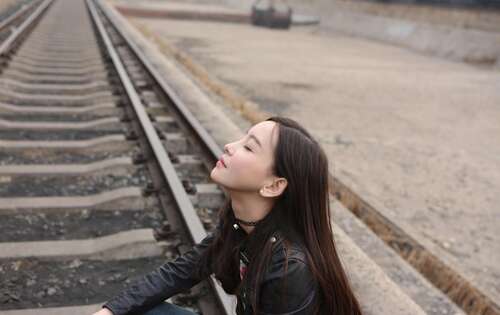 这使得一个人伤心一句话心碎2