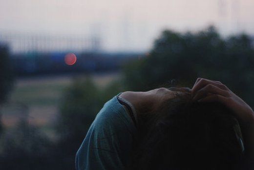 对爱情感到难过的句子