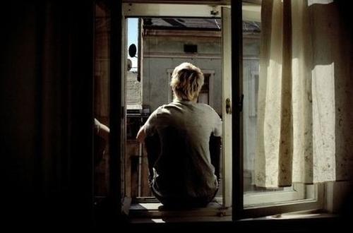 使他感到心痛却无法忍受你的句子