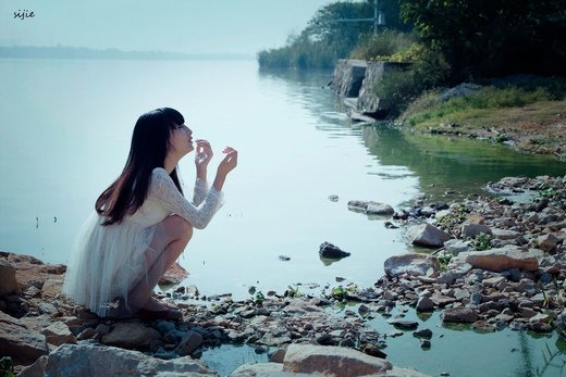 关于女孩的俏皮句子1