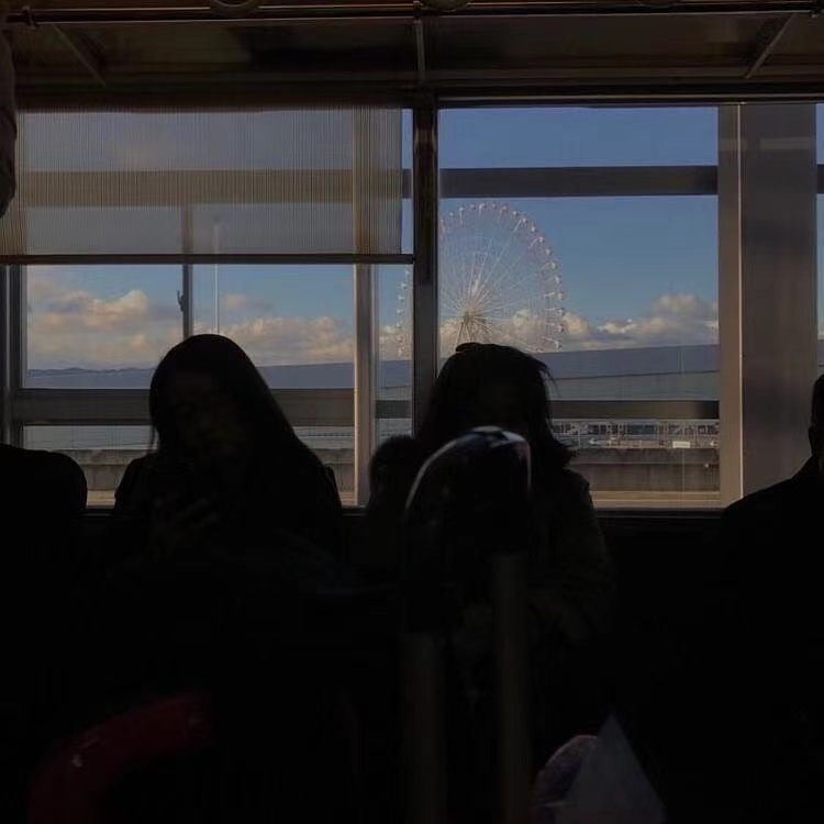 适合冬天下雪的美丽句子1