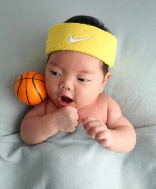 孩子们的满月祝福