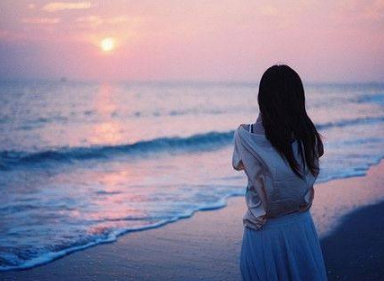 感到沮丧和悲伤