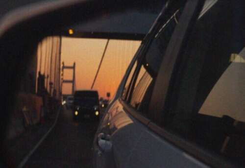 用颤音射击感伤的句子