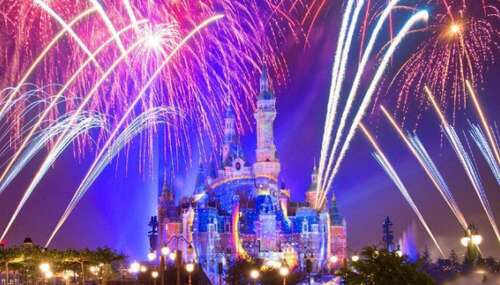 兴荣幼儿园宝宝玩玩具的句子