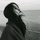 关于穿裙子的女孩的句子