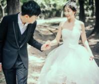 朋友的时刻赞美你妻子的漂亮句子1