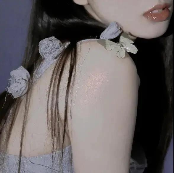 15.不要指望每个人都了解你，你不必了解大家，让离合器是生活的法则，没有必要伤害春天。