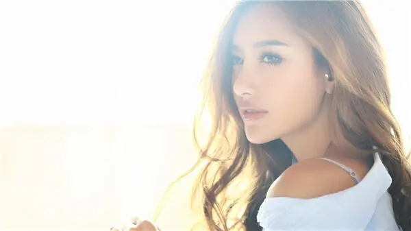 摇动的生日副本非常热