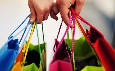 15.当你学会放弃时,你可以承受所有失望和谎言。我什么都不做,你还能带我什么?