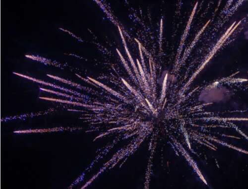 18,明年,我必须等待人们明年拥抱我。