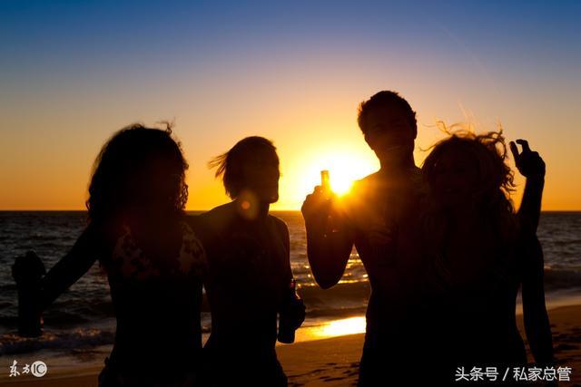 15，有一种说法，我被遗憾了;如果有伤害，我已经过去了，我麻木了;我有一颗心，颤抖，我被打破了;一个 - 段youy，太晚了，我稀释了一对爱，太深了，它会结束;一个部分的十字路口，错了，我选择了一些东西，我会改变它，它将成为一种症状;有些感受将贬值;有些痛苦，更长，更痛苦。