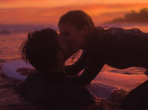 我可以穿衣服吗?你能跟你吹你吗?你能和你在一起吗?