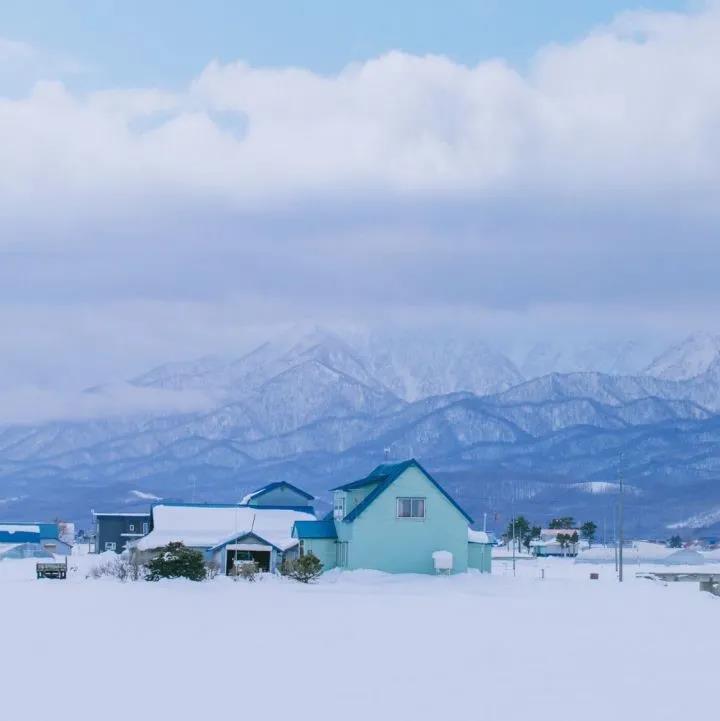 15,雪花,像柳树,带给你健康和健康;雪,如芦苇雪,带给你幸福和吉祥;像蒲公英一样的雪花,给你幸福和自由。大雪节,祝你幸福,快乐陶。