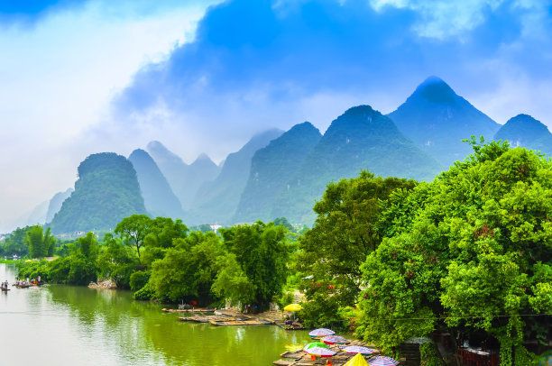 15.朋友们经常想到,在你的心里照顾,注意眼睛的盛;朋友们伴随着一生的一段时间,并随着一段时间加入手;一位朋友的想法,加入快乐,回忆更多的温柔。