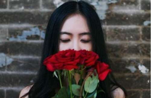 最近吃饭真的很好,还有很多大米,但感觉仍然不够。它可能很冷,还有更多的衣服穿,肉必须开始采取行动。