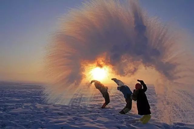 28，从这一刻，我抬起头，我一直在白色，冬天已经在手中，春天抱着温暖！