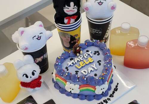 10，周末才是完美的：有一个有条件的床，有一种味道烹饪，有一个心情读书，有一个时间旅行，有一个体力，有一个动态的唱歌，有一本书熬夜，有一个朋友祝福，有短信的人。周末愉快！