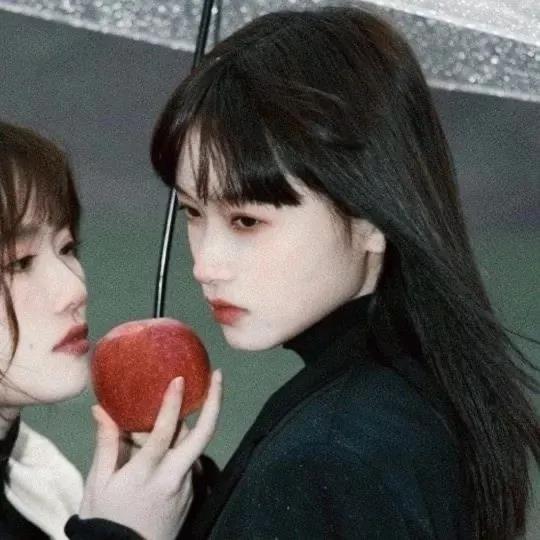 20.有趣的生活，一半是世界上烟花，一半是山脉和靴子。