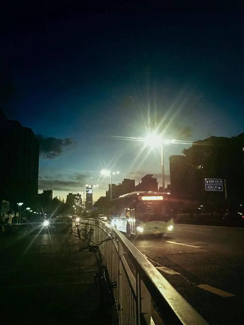 在晚上问候短信问候