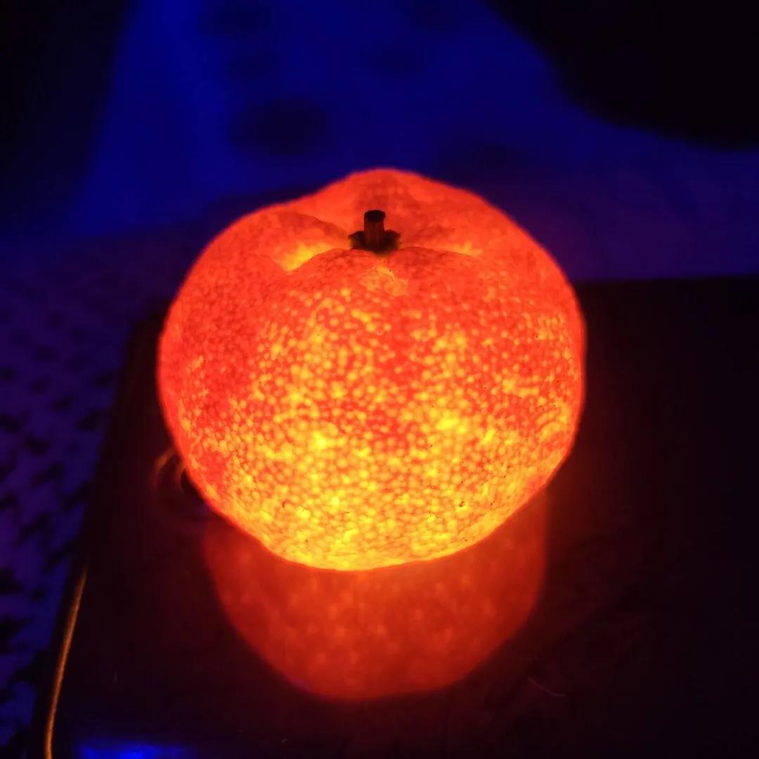 12.“在努力工作的日子里,山区河流是一份礼物。