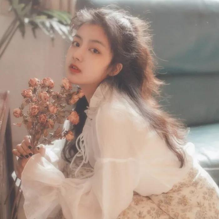 12.当一个人以他的心开始时，他是一个有价值的人。