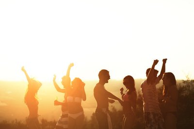 垂悬的hawwood友好的句子