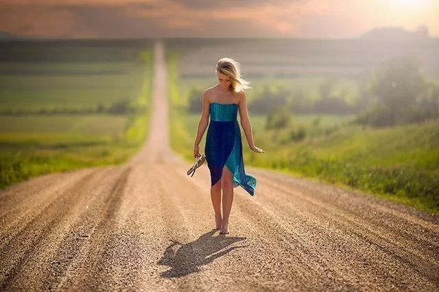 虽然你的寂寞被击败,但你很自豪地写友谊句子1