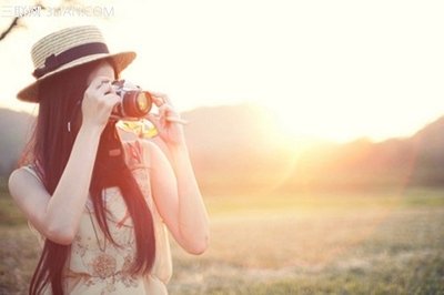 15,圣诞节短信送头发,圣诞树是黄金,快乐和善于加入世界,宁静的吉祥降低,友谊深处,节日聚集。亲爱的朋友,我很久没见到了你,我希望你圣诞快乐!