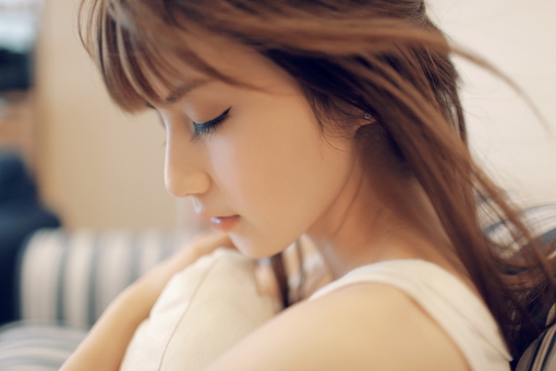 10,我以为鸟飞不能飞海,因为鸟没有飞过海的勇气,我发现这不是一只小鸟飞翔,但是海的头,没有等待。等待。