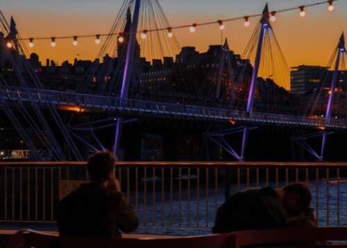 网易云音乐看到了最触及的热点评论