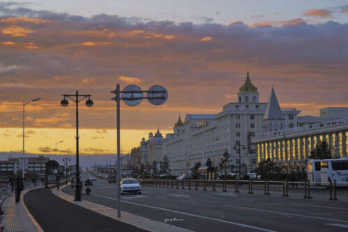 15.这个世界只是一个酒吧，一个短暂的噩梦。