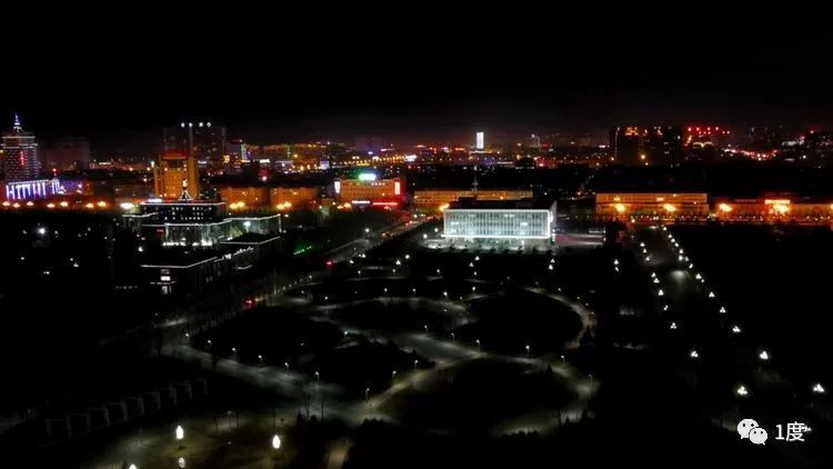 43.在这一生的人，只不过是一个过程，苦涩，甜蜜，数百年。酸痛和苦味是一种味道，经验丰富的褶皱，它诞生了，我不觉得它，我没有意义。有成千上万的人，生活在法律中，忘记过去，明天欢迎，生活在当下，珍惜现在！