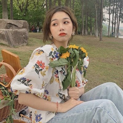 15.你必须努力工作，不要等待那些迎接权利的人。