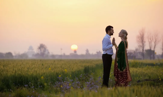 20，陪同是最长的忏悔，保持热烈的承诺，如果你能陪你，你将是一个快乐和幸福的事情。