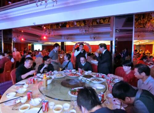 在年底，无尽的宴会说1