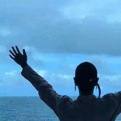 15.友谊,如生命的甘泉,每个人都需要;友谊,如生活中的氧气,没有人需要。品尝友谊和品味生活。