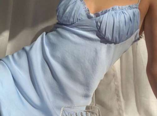 20.离开月球,即使它无法达到,它也可以站在集团中。